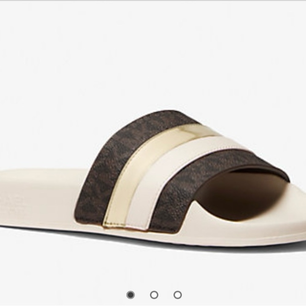Michael Kors Logo Slides in light cream - Picture 2 of 6